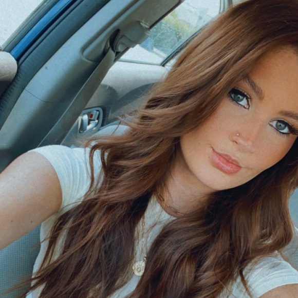 Meet your Posher, Sarah - Picture 1 of 1